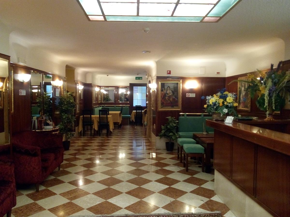 Hotel Diana Венеция Экстерьер фото